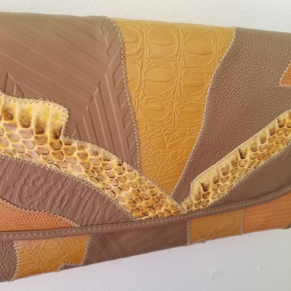 Vintage Taupe/Tan Textured Clutch